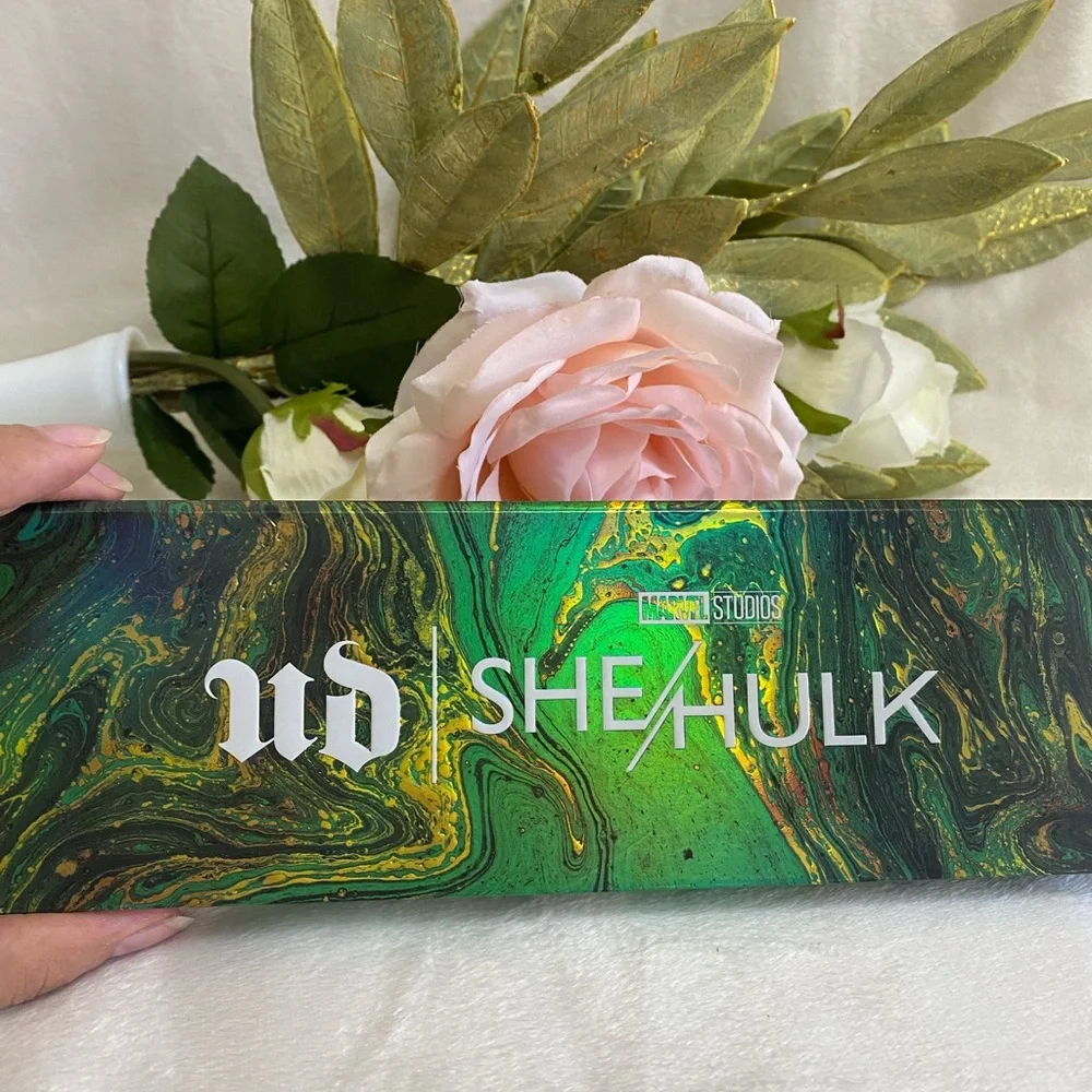 UD Urban Decay x MARVEL STUDIOS She-Hulk Eyeshadow Palette Limited Edition